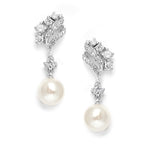 Load image into Gallery viewer, Cream Pearl Drop Earrings